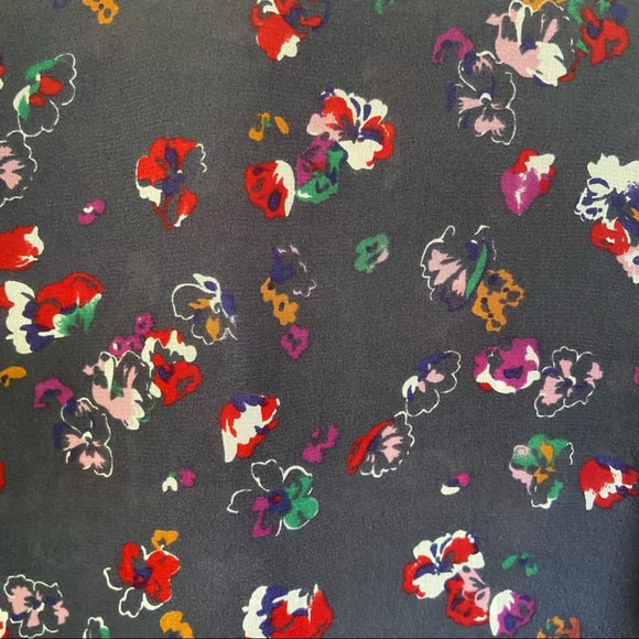 100% Silk Floral Blouse - Picture 6 of 7